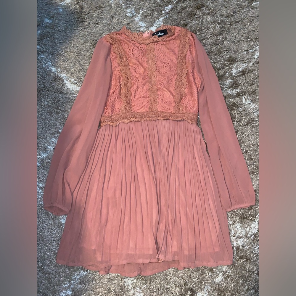 - Lulus/ Long sleeve lace detail dress